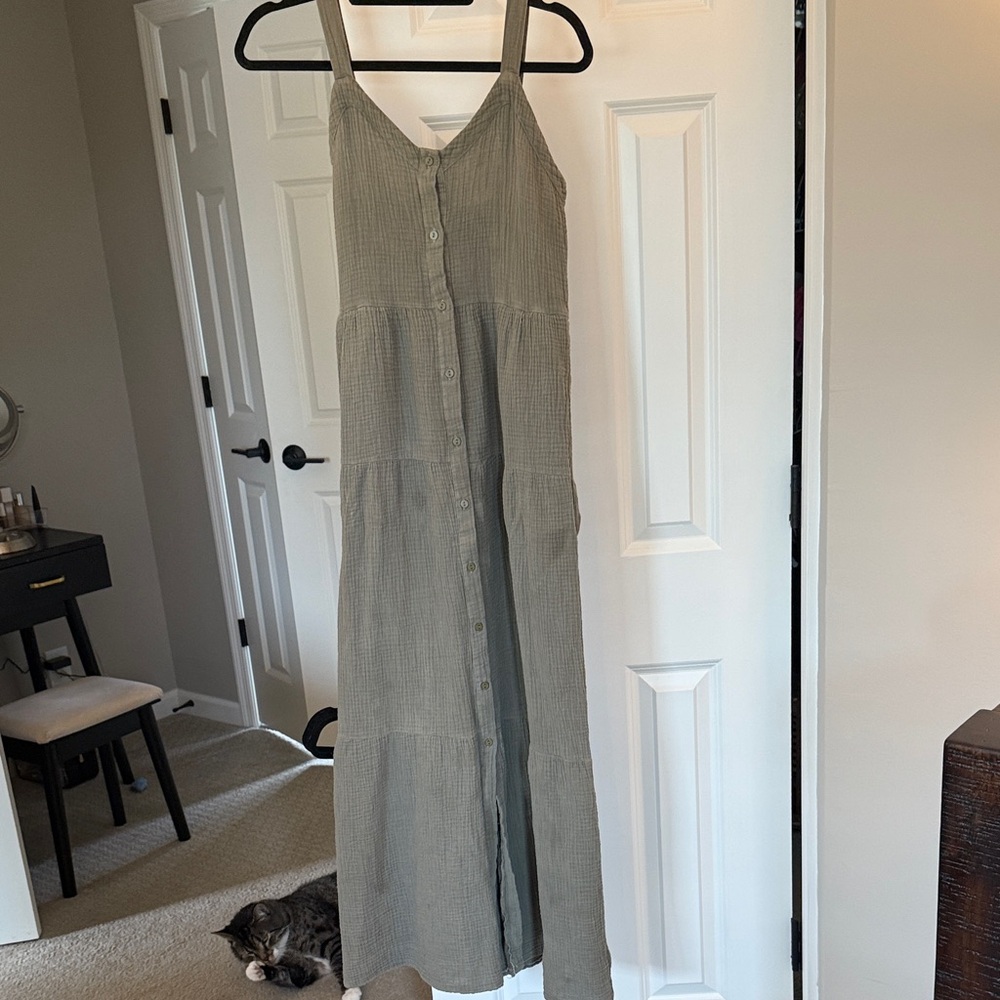 Evereve Olive Button-Front Maxi Dress